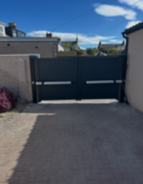Automatic swing gate viewed from the rear